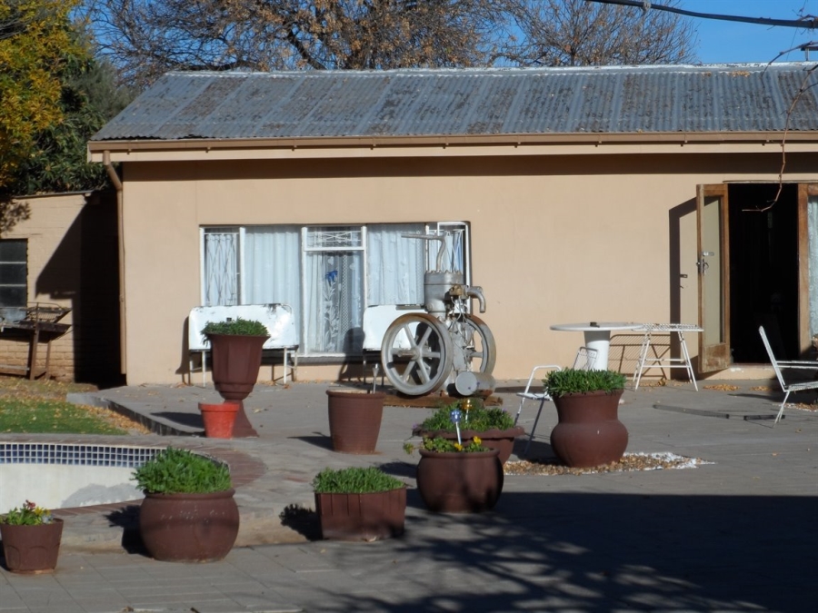 5 Bedroom Property for Sale in Bloemfontein Rural Free State